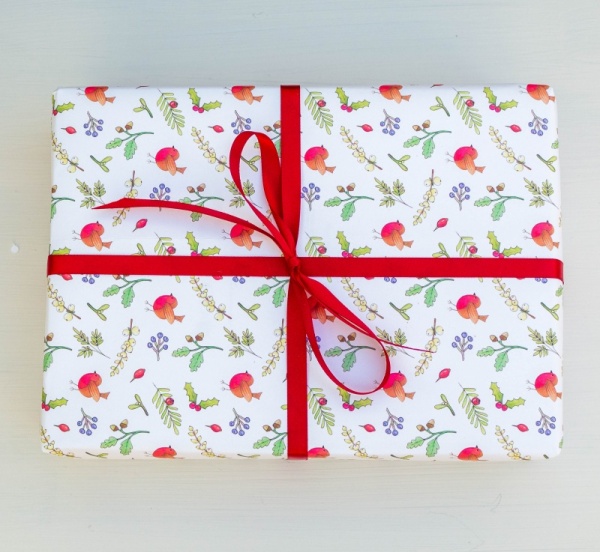 Christmas Wrapping Paper - Robins