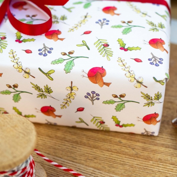 Christmas Wrapping Paper - Robins